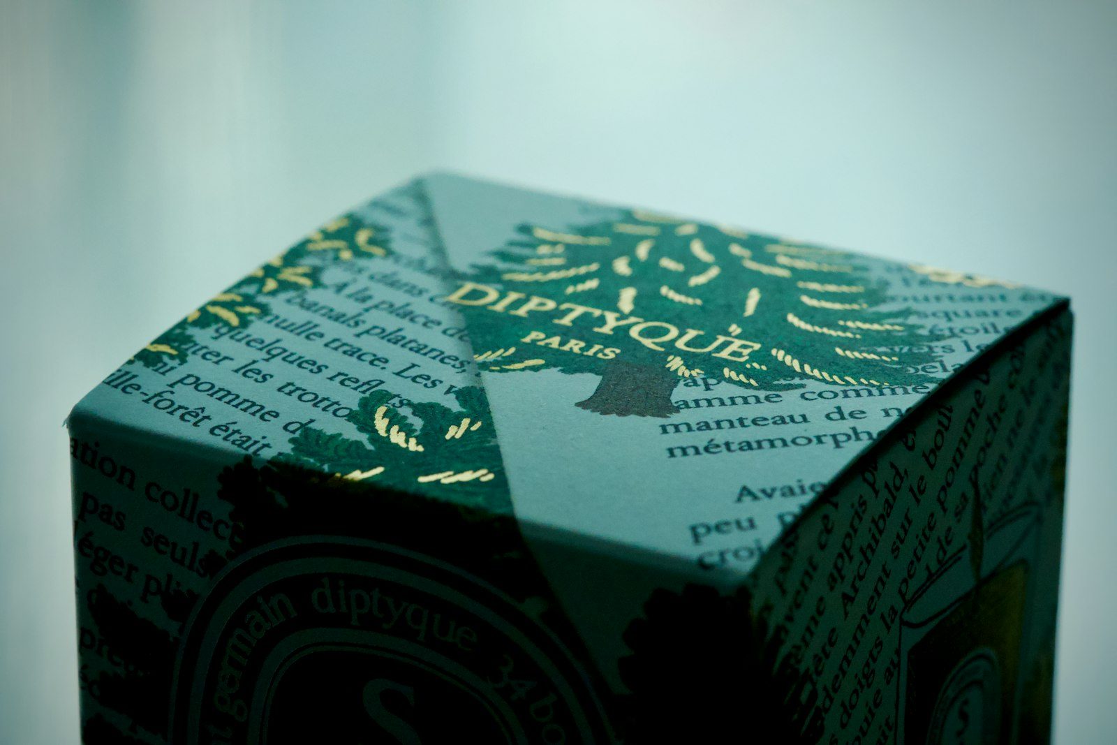 Pigment foil on carton