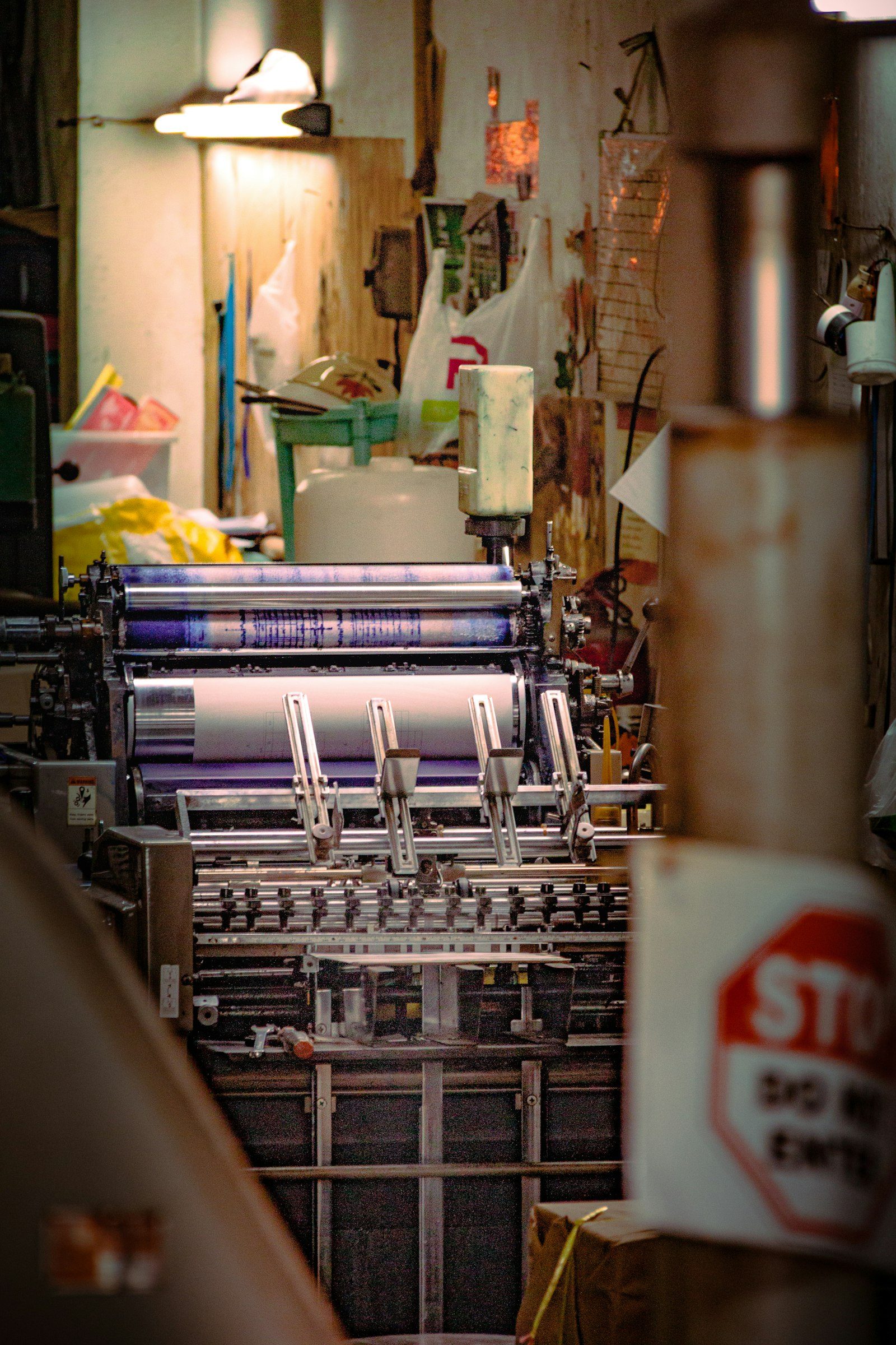Press for plastic foiling